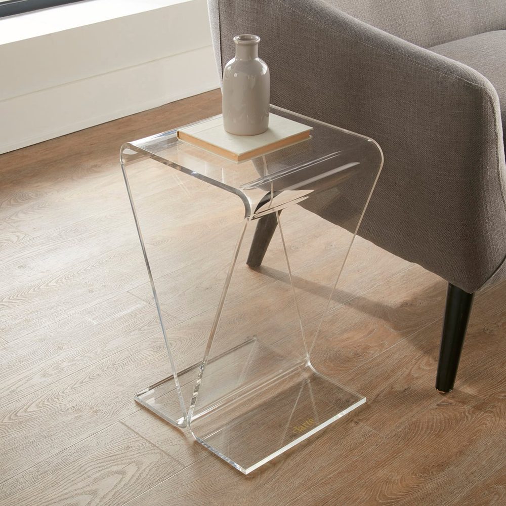 Bàn Hình Chữ V Bằng Mica Acrylife  – Clarte Acrylic V-Shaped Table