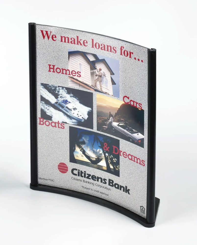 ệ Menu Mica Acrylife Để Bàn – 22 × 28 cm – Thiết Kế Cong– Ngăn Brochure – Màu Đen